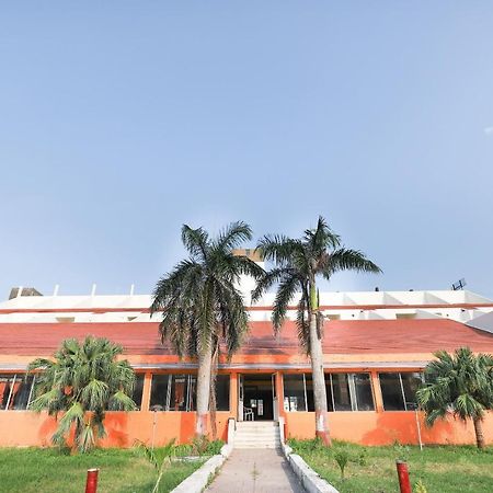 Oyo Hotel Park Veraval Zewnętrze zdjęcie