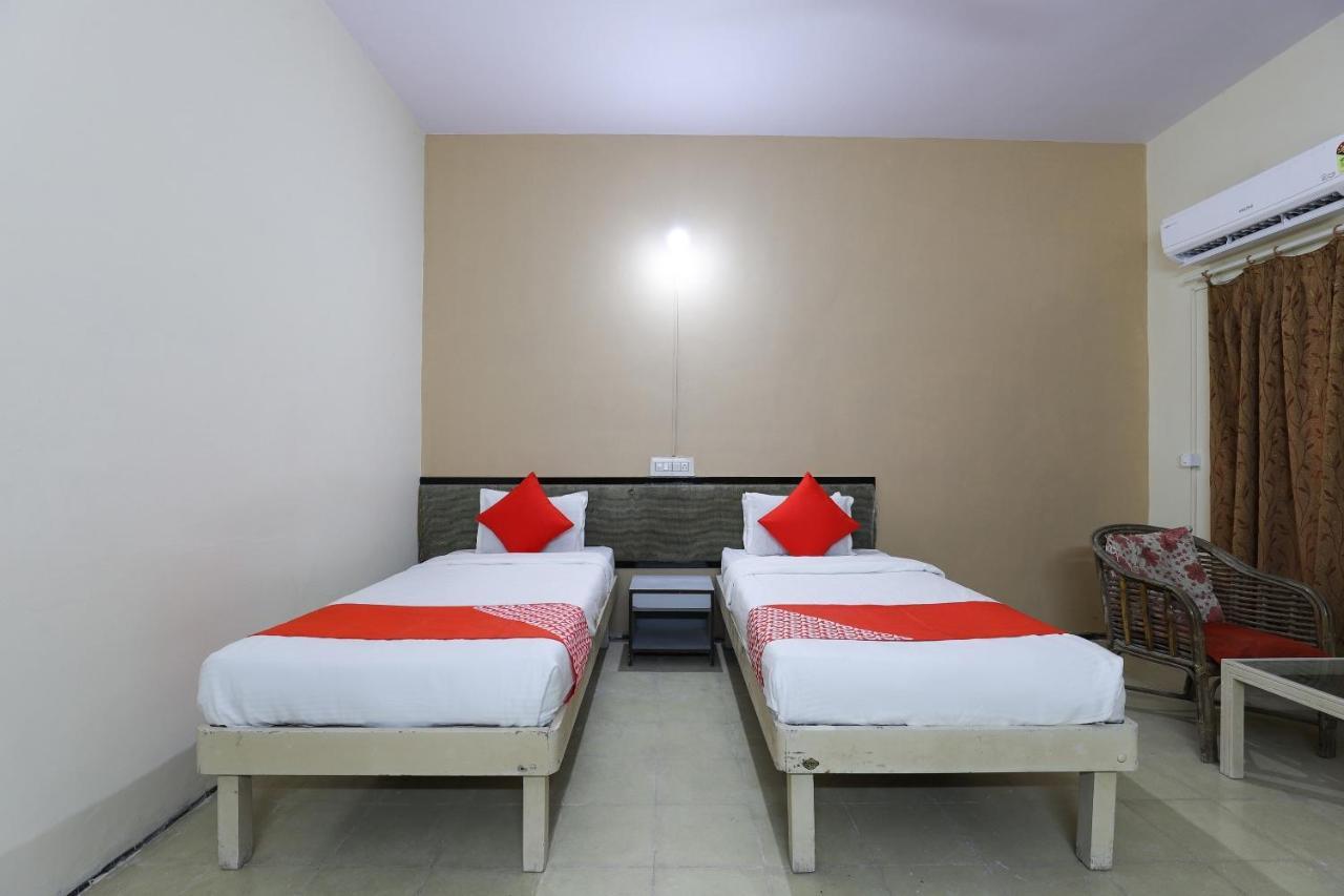 Oyo Hotel Park Veraval Zewnętrze zdjęcie